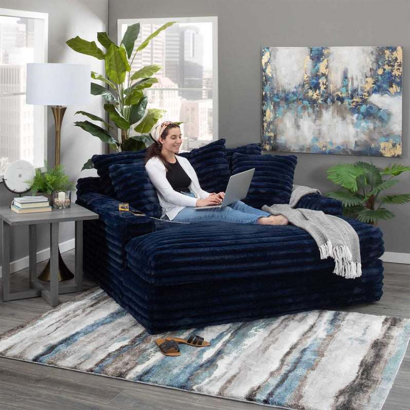 Nestle Chaise Lounge With Dual Cupholders And Charging Ports